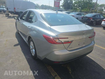 2025 Toyota Camry LE - miniatura 2