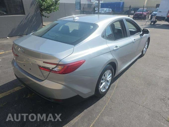2025 Toyota Camry LE - miniatura 3