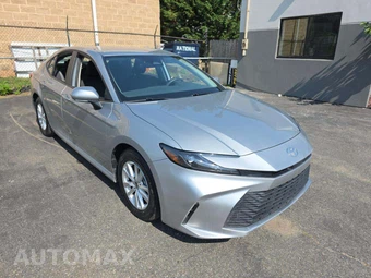 2025 Toyota Camry LE - miniatura 4