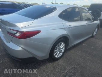 2025 Toyota Camry LE - miniatura 4