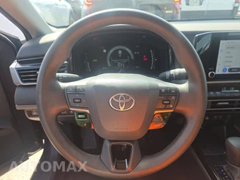 2025 Toyota Camry LE - miniatura 10