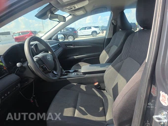 2025 Toyota Camry LE - miniatura 7