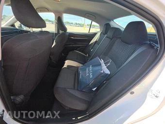 2025 Toyota Camry LE - miniatura 13