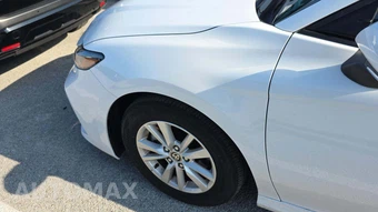2025 Toyota Camry LE - miniatura 21