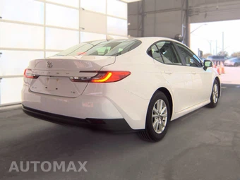 2025 Toyota Camry LE - miniatura 4