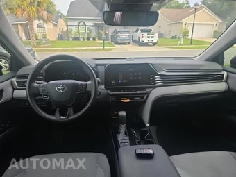 2025 Toyota Camry LE - miniatura 14