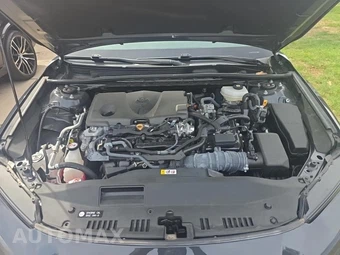 2025 Toyota Camry LE - miniatura 18