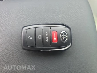2025 Toyota Camry LE - miniatura 21