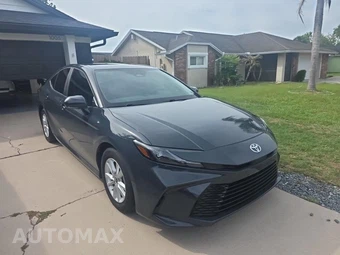 2025 Toyota Camry LE - miniatura 3
