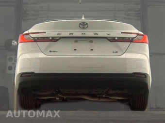 2025 Toyota Camry LE - miniatura 7