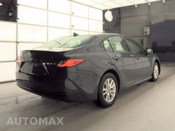 2025 Toyota Camry LE - miniatura 5