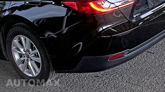 2025 Toyota Camry LE - miniatura 10