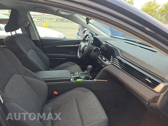 2025 Toyota Camry LE - miniatura 13