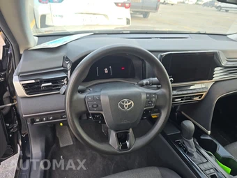 2025 Toyota Camry LE - miniatura 15