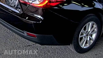2025 Toyota Camry LE - miniatura 9
