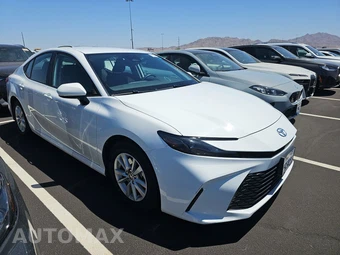 2025 Toyota Camry LE - miniatura 3
