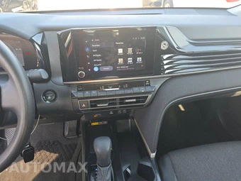 2025 Toyota Camry LE - miniatura 17