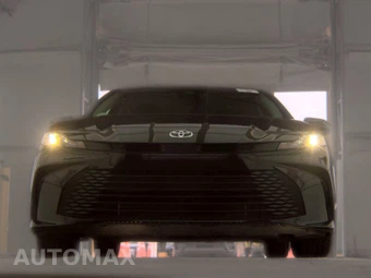 2025 Toyota Camry LE - miniatura 3