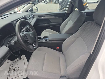 2025 Toyota Camry LE - miniatura 7