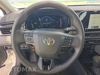 2025 Toyota Camry LE - miniatura 10