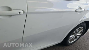 2025 Toyota Camry LE - miniatura 26