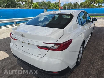 2025 Toyota Camry LE - miniatura 4