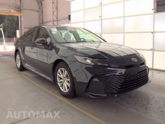 2025 Toyota Camry LE - miniatura 3