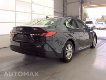2025 Toyota Camry LE - miniatura 4