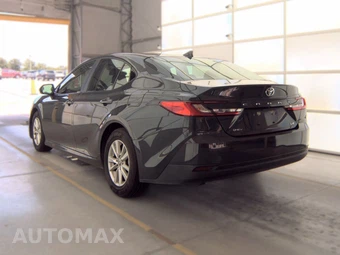2025 Toyota Camry LE - miniatura 6