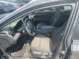 2025 Toyota Camry LE - miniatura 7