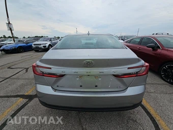 2025 Toyota Camry LE - miniatura 5