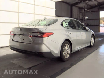 2025 Toyota Camry LE - miniatura 4