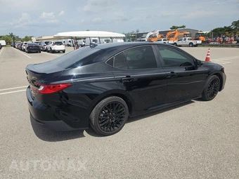 2025 Toyota Camry LE - miniatura 4