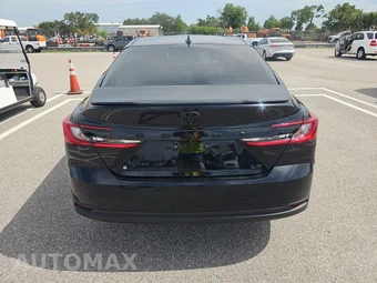 2025 Toyota Camry LE - miniatura 5