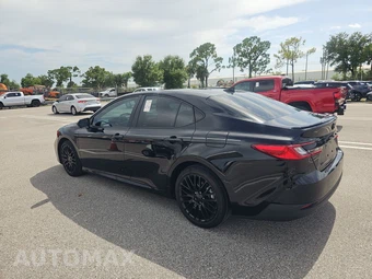 2025 Toyota Camry LE - miniatura 6