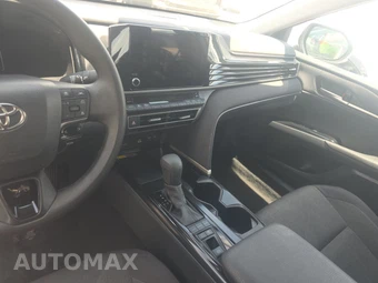 2025 Toyota Camry LE - miniatura 11