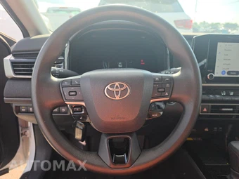 2025 Toyota Camry LE - miniatura 10