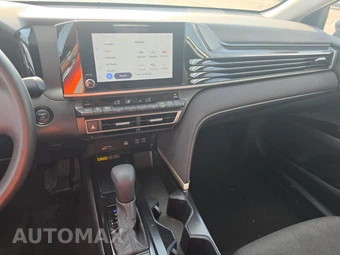 2025 Toyota Camry LE - miniatura 11
