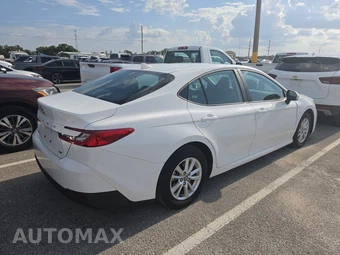 2025 Toyota Camry LE - miniatura 4