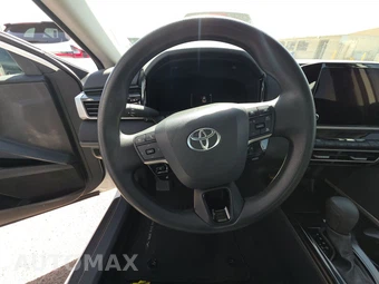 2025 Toyota Camry LE - miniatura 16