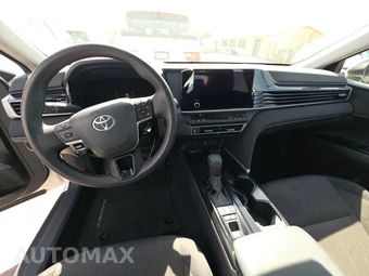 2025 Toyota Camry LE - miniatura 17