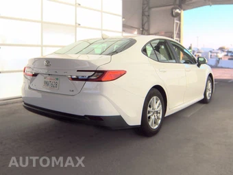 2025 Toyota Camry LE - miniatura 5