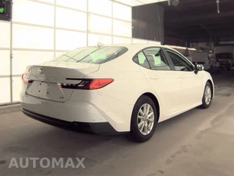 2025 Toyota Camry LE - miniatura 4