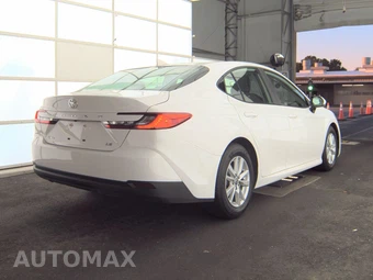 2025 Toyota Camry LE - miniatura 4