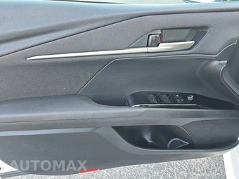 2025 Toyota Camry LE - miniatura 9
