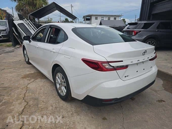 2025 Toyota Camry LE - miniatura 2