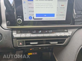 2025 Toyota Camry LE - miniatura 24