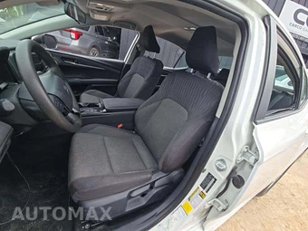 2025 Toyota Camry LE - miniatura 6