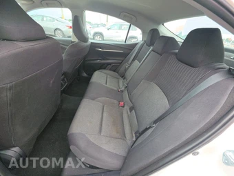 2025 Toyota Camry LE - miniatura 13