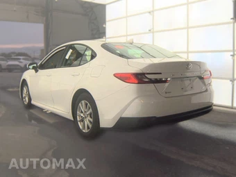 2025 Toyota Camry LE - miniatura 6